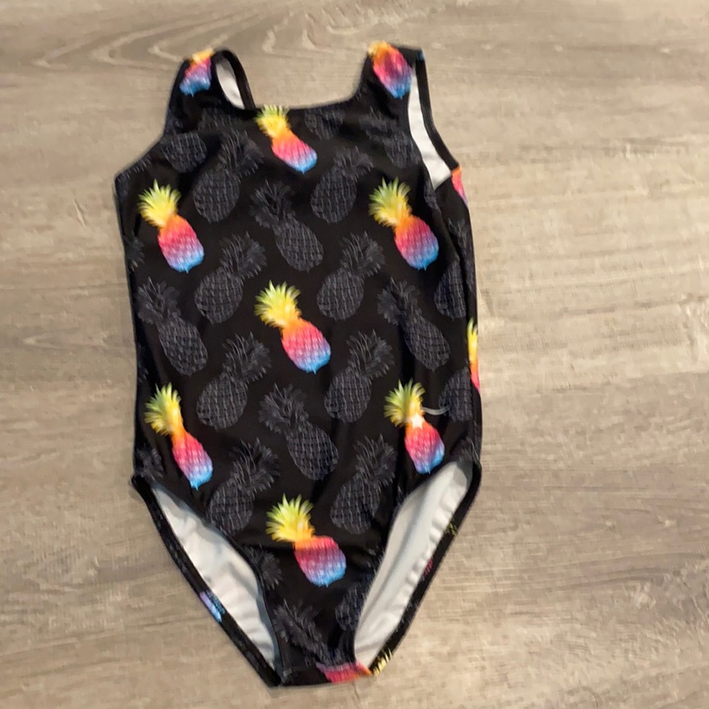 Girls Destira Leo Child Large